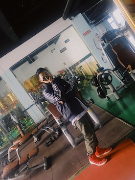 「NIKE（ナイキ）のアイテム（スリッポン）」を使った、我是郑大臧天朔さん（レディース・165cm）の秋コーディネート