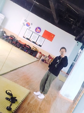 「MADNESSのアイテム（帽子）」を使った、我是郑大臧天朔さん（レディース・165cm）の秋コーディネート