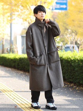 「epnok（エプノック）のアイテム（ステンカラーコート）」を使った、斉藤慎也さん（メンズ・170cm）の秋コーディネート
