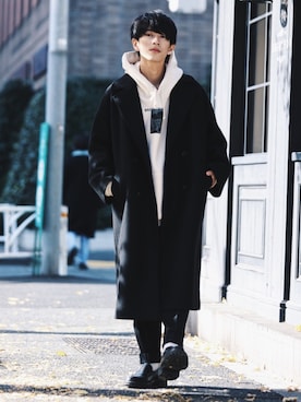 「コラボ」｜「アイテム（チェスターコート）」を使った、斉藤慎也さん（メンズ・170cm）の冬コーディネート