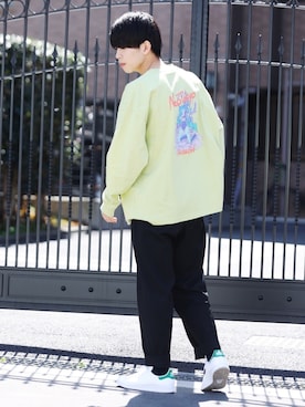 「JUNRED（ジュンレッド）のアイテム（パンツ）」を使った、斉藤慎也さん（メンズ・170cm）の春コーディネート