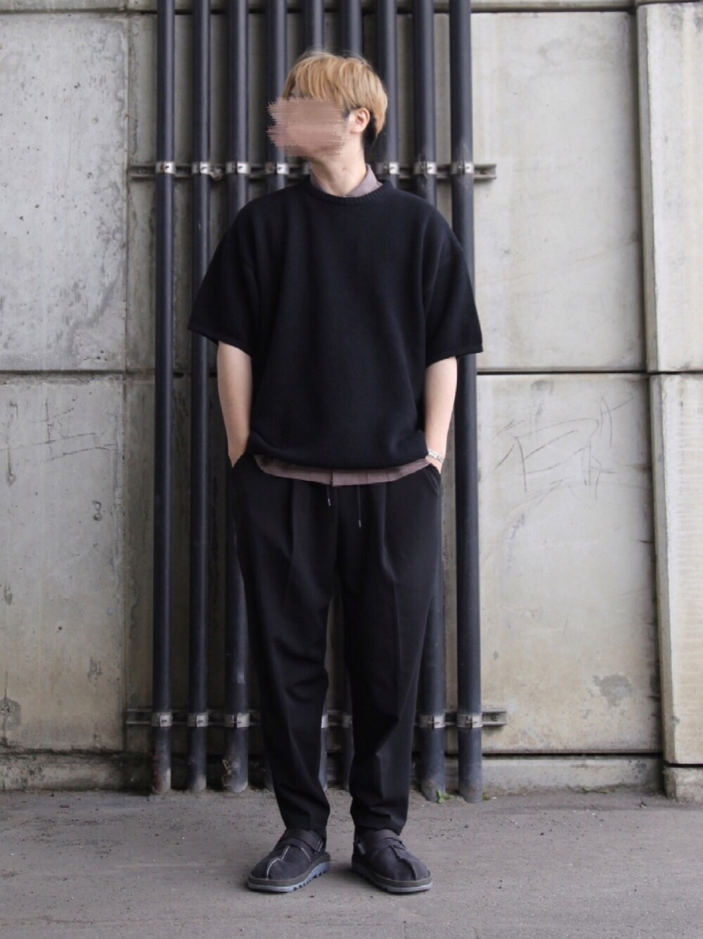 「Nilway、夏コーデ、ワントーンコーデ、シンプル、ブラック、カジュアル、シャツスタイル、Tシャツ」｜「NILWAYのNilway 綿ニット BIG鹿の子TEE（Tシャツ/カットソー、ブラック系）」を使った、IWBCさん（メンズ・178cm）の夏コーディネートの1枚目の写真