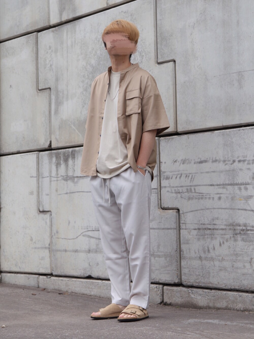 「Nilway、ROUND HOUSE、夏コーデ、シンプルコーデ、ワントーンコーデ、シャツスタイル、カジュアル、ラフ、ベージュ」｜「ROUND HOUSEの【別注】Nilway×ROUND HOUSE USコットンヘムコードTシャツ（Tシャツ/カットソー、ベージュ系）」を使った、IWBCさん（メンズ・178cm）の夏コーディネートの1枚目の写真