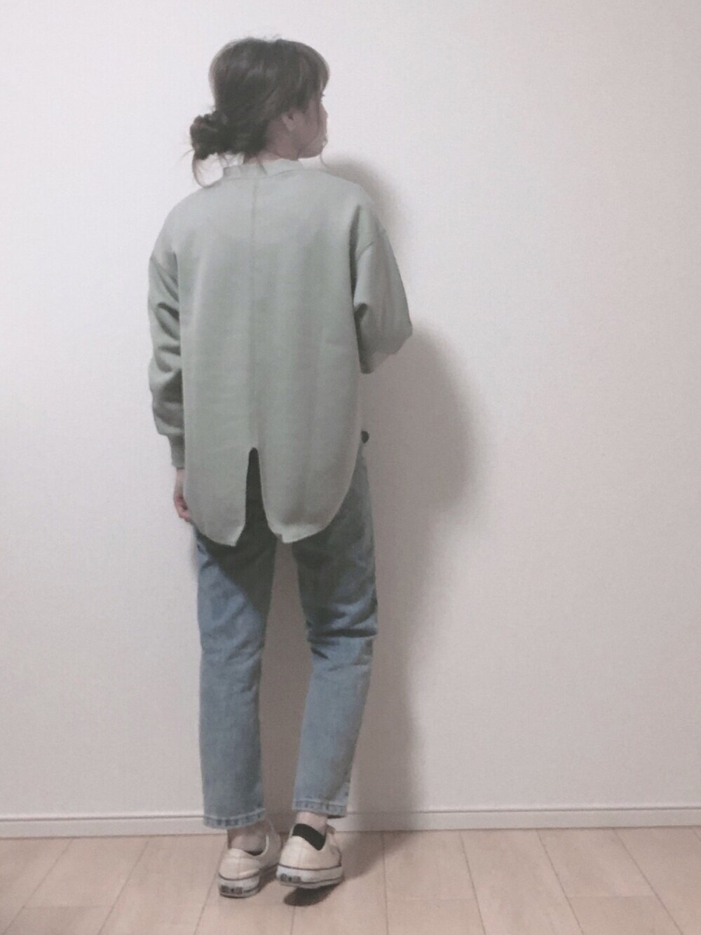 「カジュアル、大人女子、スニーカー、デニムパンツ、ミントグリーン、低身長、プチプラ、しまむら、グレイル、おしゃれさんと繋がりたい」｜「しまむらのアイテム（トップス、グリーン系）」を使った、𝕡𝕪𝕠𝕟 ⋆⑅さん（レディース・152cm）の春コーディネートの1枚目の写真