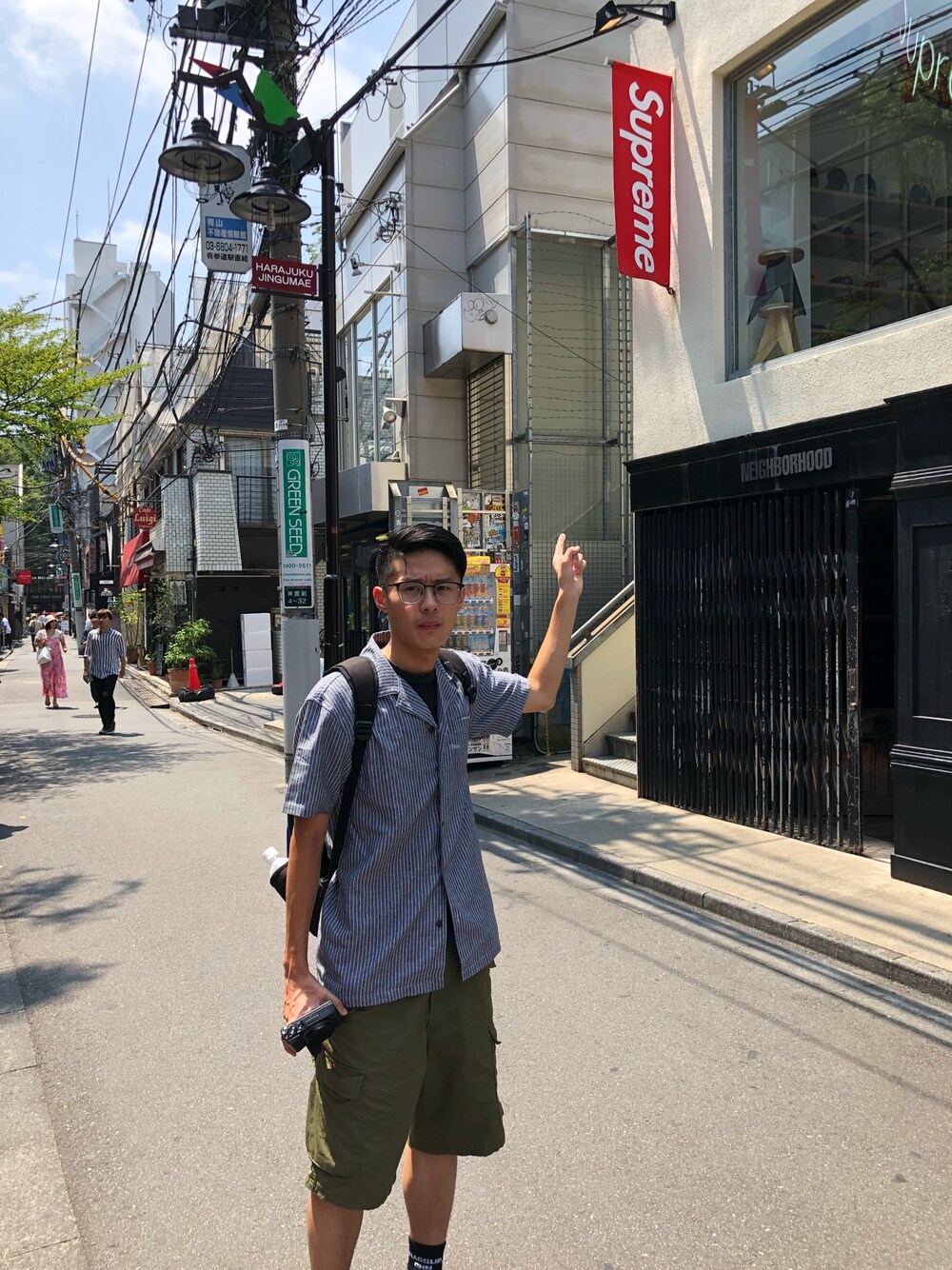 「MADNESSのアイテム（シャツ/ブラウス、グレー系）」を使った、Simon72666さん（メンズ・176cm）の秋コーディネートの1枚目の写真
