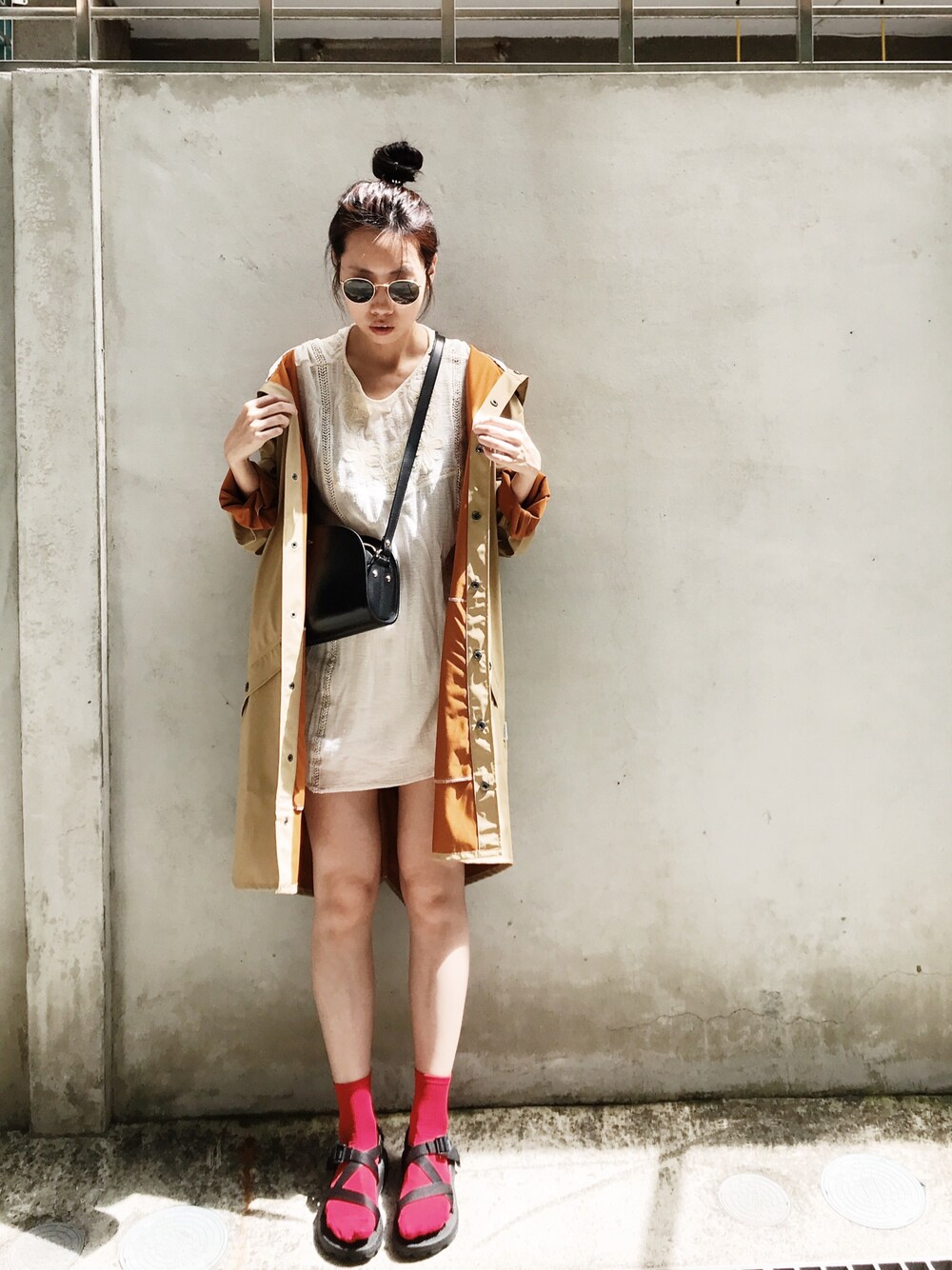 「A.P.C.、rains、chaco、sandals、ZARA、APC、raincoat」｜「RAINSの【RAINS】LONG JACKET（その他アウター、イエロー系）」を使った、W.さん（レディース・164cm）の夏コーディネートの1枚目の写真
