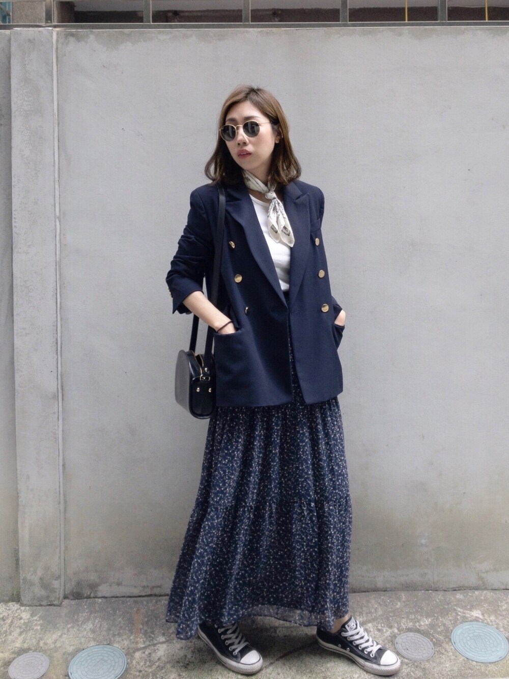 「ZARA、APC、A.P.C.、flower、Suit、TODAYFUL、tailored jacket、tailored」｜「ZARAのアイテム（テーラードジャケット、ブルー系）」を使った、W.さん（レディース・164cm）の春コーディネートの1枚目の写真