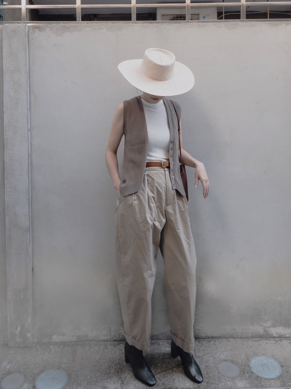 「ZARA、boots、TODAYFUL、autumn、ootd、knit」｜「ZARAのアイテム（ニット/セーター、グレー系）」を使った、W.さん（レディース・164cm）の秋コーディネートの1枚目の写真