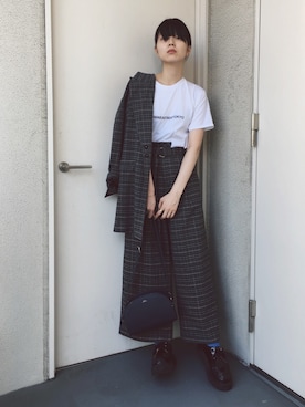 「GEORGE COX（ジョージコックス）のアイテム（その他シューズ）」を使った、小谷実由さん（レディース・167cm）の秋コーディネート