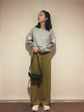 「mame（マメ）のアイテム（スウェット）」を使った、小谷実由さん（レディース・167cm）の春コーディネート