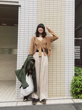 「アイテム（ドレスシューズ）」を使った、小谷実由さん（レディース・167cm）の春コーディネート