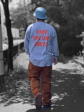 「バックロゴ」｜「アイテム（スニーカー）」を使った、Kemujiさん（メンズ・170cm）の春コーディネート