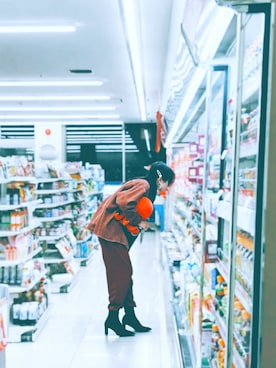 「赤コーデ」｜「アイテム（雑貨/ホビー）」を使った、きむさん（レディース・156cm）の秋コーディネート