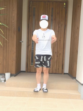 「NIKE（ナイキ）のアイテム（ビーチサンダル）」を使った、TOMOさん（メンズ・165cm）の春コーディネート