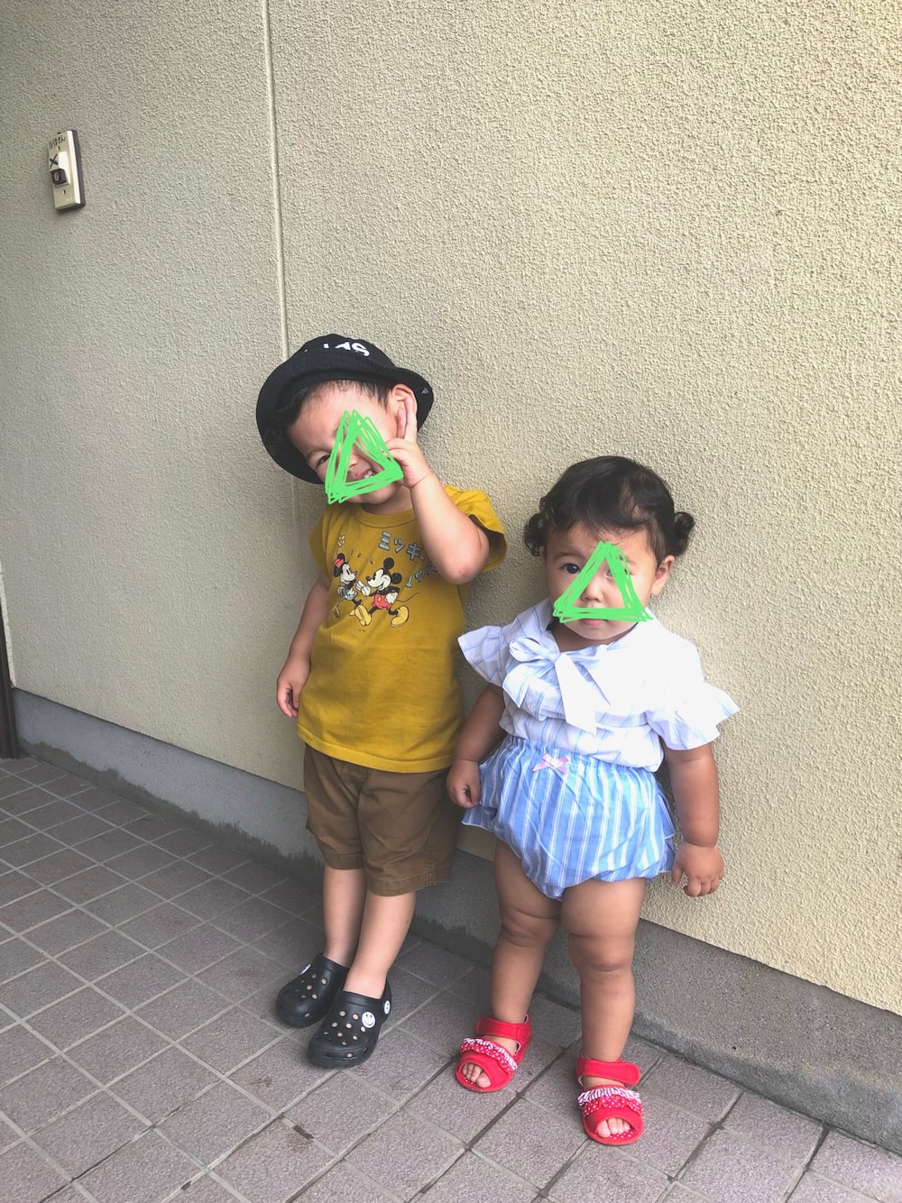 「海、休日スタイル、キッズコーデ、ベビーコーデ、mickey、3歳男の子、1歳女の子」｜「BREEZEのアイテム（Tシャツ/カットソー、その他）」を使った、もんかじさん（キッズ・90cm）の夏コーディネートの1枚目の写真