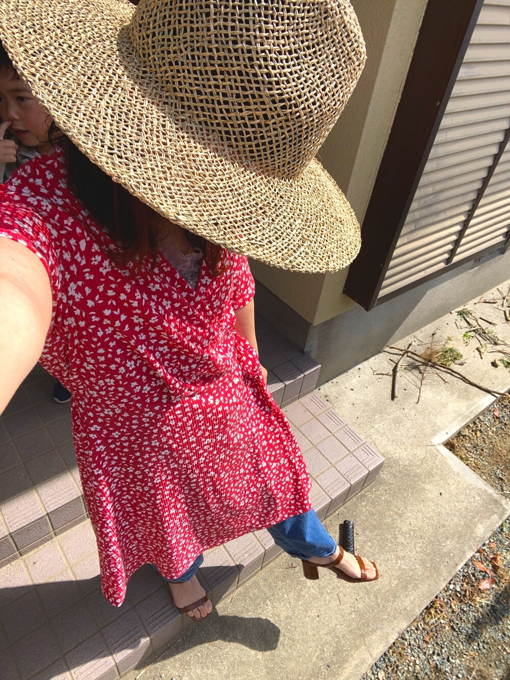 「休日コーデ、春、低身長女子、お洒落さんとつながりたい」｜「GUのアイテム（トップス、レッド系）」を使った、もんかじさん（レディース・148cm）の春コーディネートの1枚目の写真