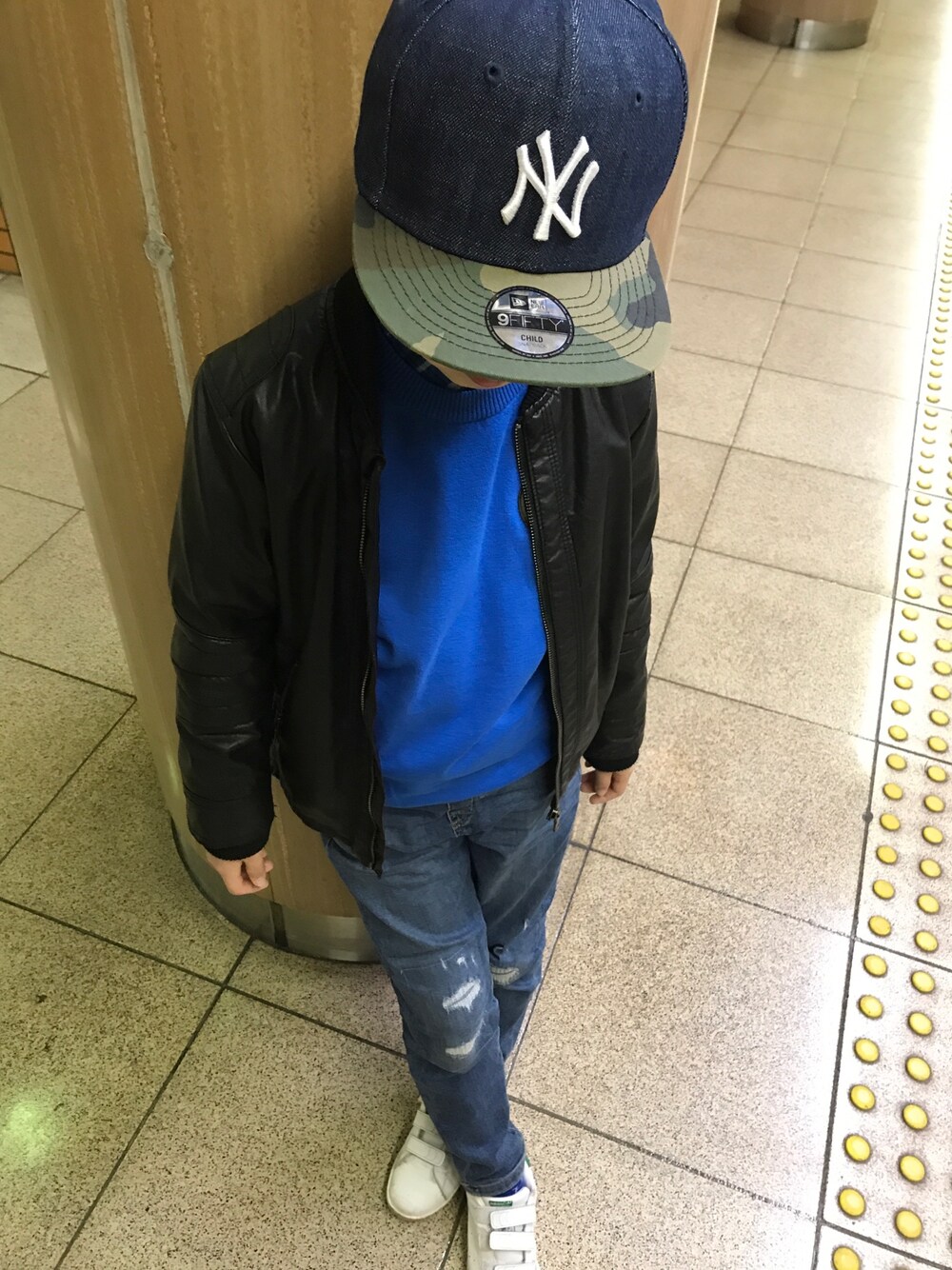 「男の子コーデ、小学生、ひさしぶりの投稿」｜「DIESELのアイテム（ニット/セーター、ホワイト系）」を使った、Yuki Andoさん（キッズ・126cm）の冬コーディネートの1枚目の写真