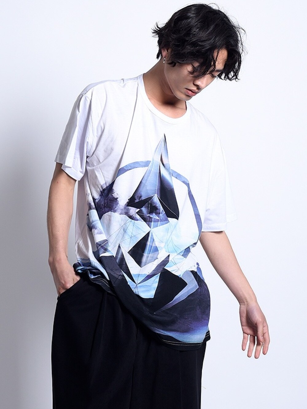 「ビッグT、H＞FRACTAL、GYFT」｜「PARADOX - BIG TEE (ZERO)（Tシャツ/カットソー、ホワイト系）」を使った、GYFT by H>FRACTALさん（メンズ・173cm）の夏コーディネートの1枚目の写真