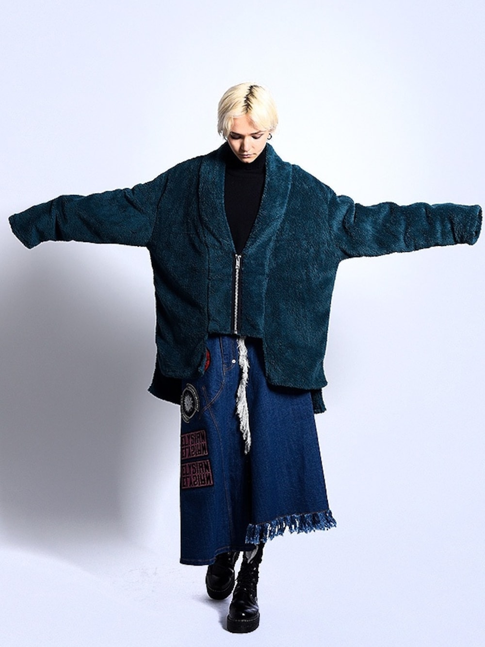 「カーディガン、アウター、H＞FRACTAL、GYFY」｜「PARADOXのBOA CARDIGAN（その他アウター、グリーン系）」を使った、GYFT by H>FRACTALさん（レディース・173cm）の秋コーディネートの1枚目の写真
