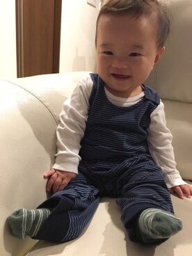 「H&M baby」｜「アイテム（サロペット/オーバーオール）」を使った、あつぽんさん（キッズ・70cm）の秋コーディネート
