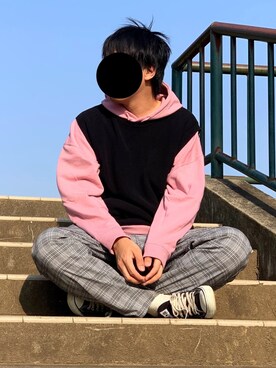 スウェット ピンク系 を使った ニットベスト のメンズ人気ファッションコーディネート Wear