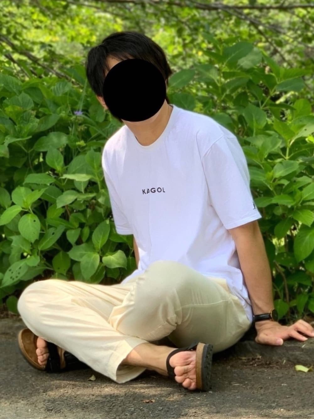 「シンプルコーデ、夏コーデ、お洒落さんとつながりたい、リラックススタイル、白Tシャツ、サンダル、ワントーンコーデ、KANGOL、プチプラ、ビルケンシュトック」｜「KANGOLのKANGOL 別注 カンゴール 半袖 メンズ 刺繍 ロゴ クルーネック Tシャツ Air Tokyoセレクト（Tシャツ/カットソー、ホワイト系）」を使った、nnnさん（メンズ・178cm）の春コーディネートの1枚目の写真