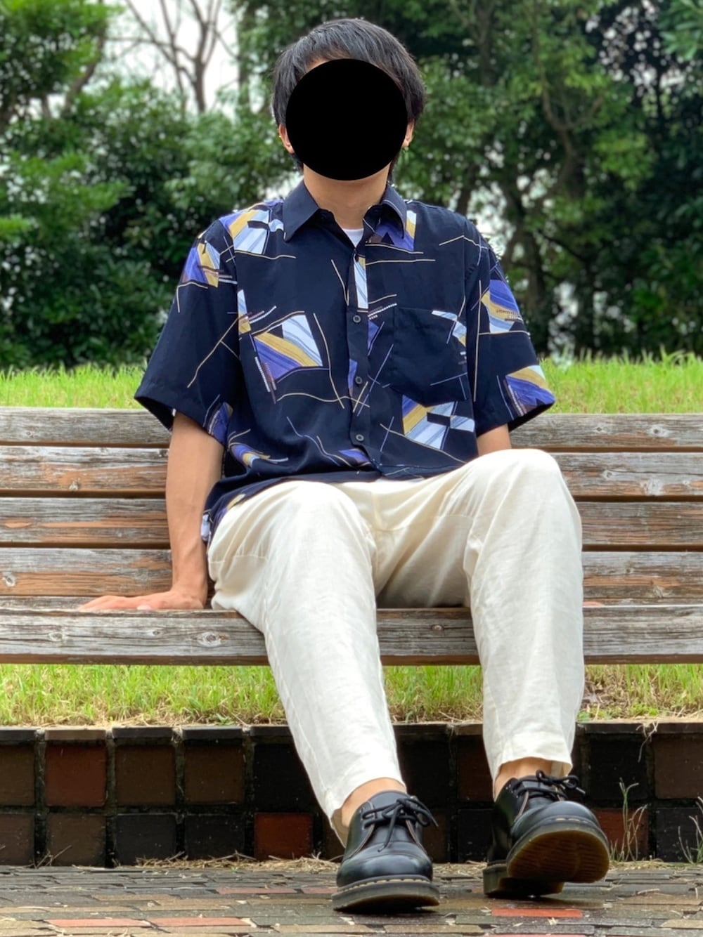 「夏、大人カジュアル、シンプル、古着MIX、お洒落さんとつながりたい、柄シャツ、古着、モノトーン、プチプラ」｜「古着のアイテム（シャツ/ブラウス、ブルー系）」を使った、nnnさん（メンズ・178cm）の夏コーディネートの1枚目の写真