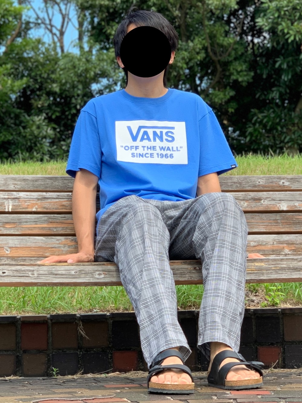 「オトナカジュアル、カジュアル、今日のコーデ、チェックパンツ、VANS、夏コーデ、ゆるコーデ、シンプル、プチプラ、きれいめカジュアル」｜「VANSのアイテム（Tシャツ/カットソー、ブルー系）」を使った、nnnさん（メンズ・178cm）の秋コーディネートの1枚目の写真