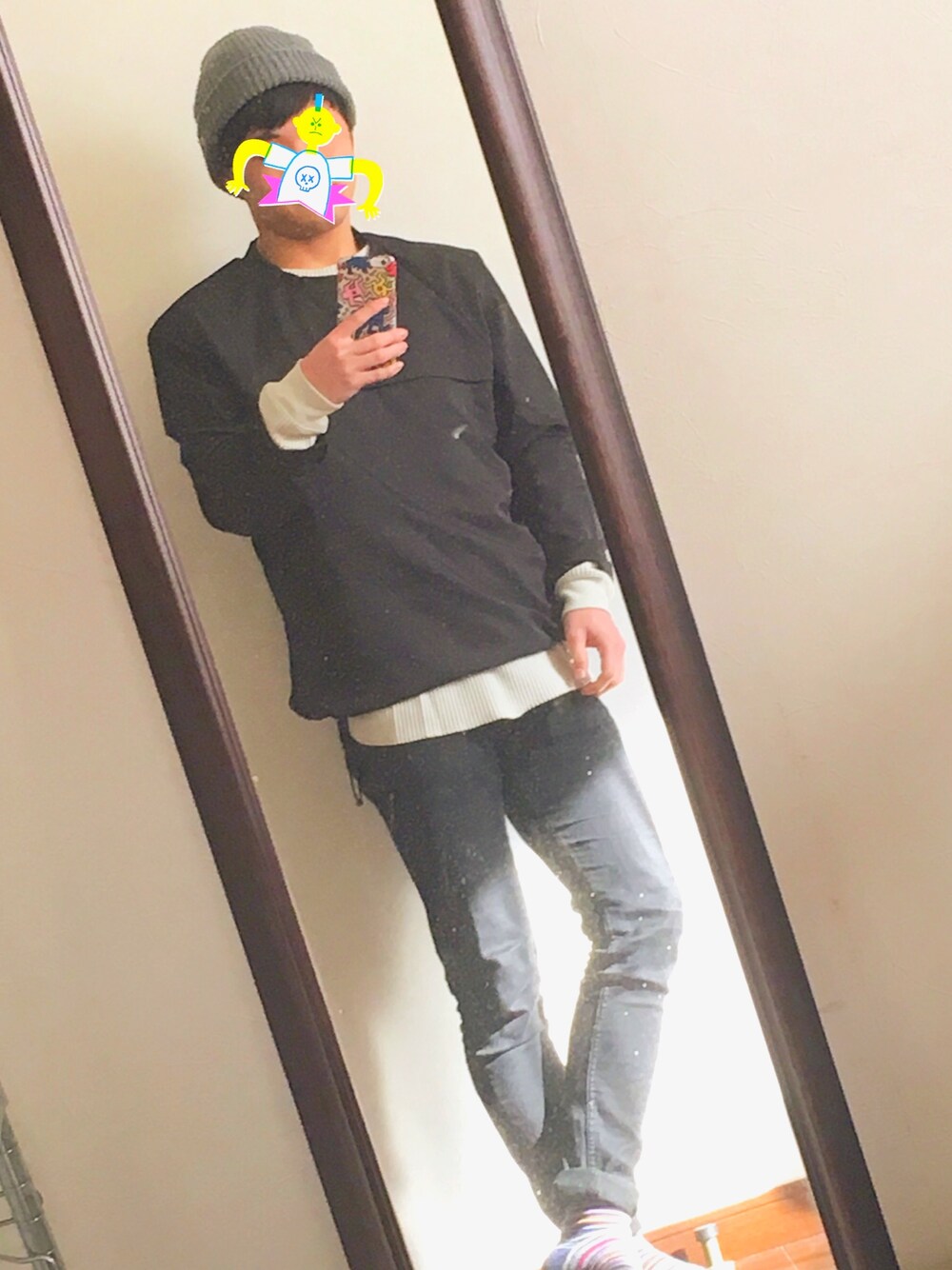 「ootd、outfit、casual、black and white、WEARBOOKエントリー、fashion、SENSEOFPLACE、SENSE OF PLACE by URBAN RESEAR、レイヤードスタイル、レイヤード」｜「WEGOのアイテム（帽子、グレー系）」を使った、Mさん（メンズ・168cm）の冬コーディネートの1枚目の写真