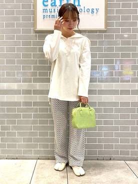 「earth music&ecology（アースミュージックアンドエコロジー）のアイテム（ボストンバッグ）」を使った、Ruiさん（レディース・153cm）の春コーディネート