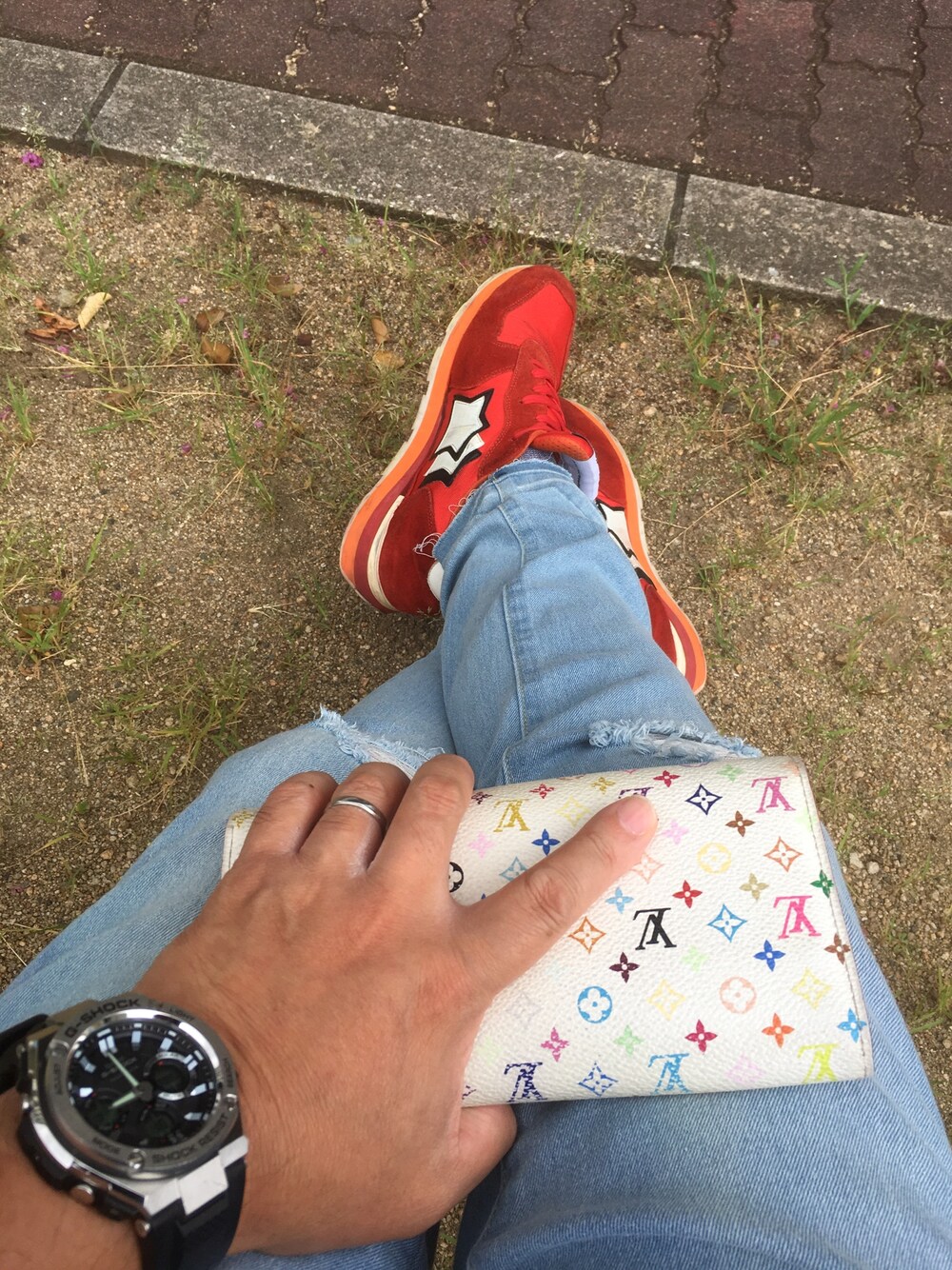 「今日のコーデ、おしゃれさんと繋がりたい、夏のワントーンコーデ、デウスエクスマキナ、デウスエクスマキナ　キャップ、デウストート、デウスコーデ、ルイヴィトン、アトランティックスターズ、G-SHOCK」｜「Atlantic STARSのAtlantic STARS （アトランティックスターズ） ANT/FR-85B (1069)（スニーカー、レッド系）」を使った、はまちゃんさん（メンズ・167cm）の夏コーディネートの1枚目の写真