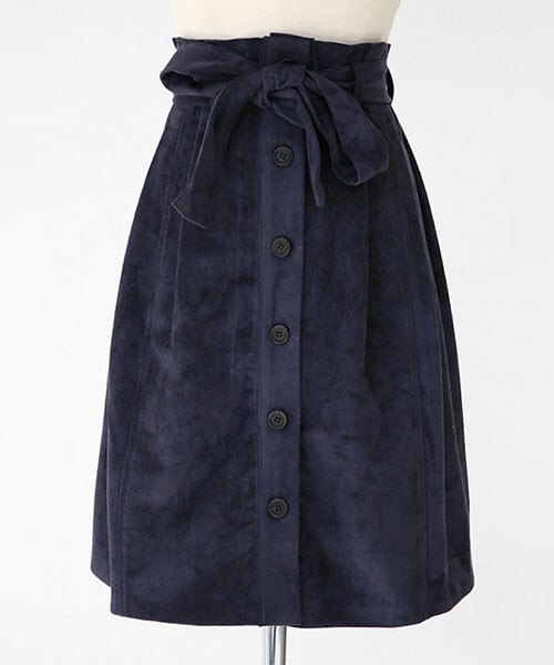 DHOLIC（ディーホリック）の「ベルトストラップ付きフロントボタンハイウエストスカート（スカート・レディース・キャメル/ネイビー・FREE）」の2枚目の写真