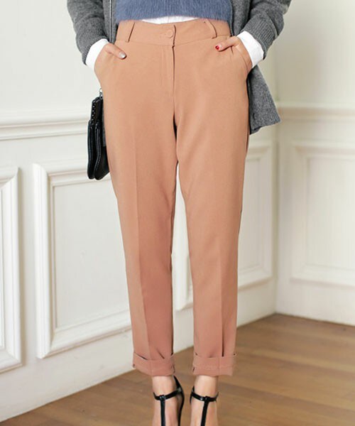 DHOLIC（ディーホリック）の「バックVカットストレートスラックス（スラックス・レディース・グレー/ピンクベージュ/ブラック/ライトピンク/ワイン・S/M/L）」の3枚目の写真