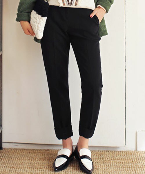 DHOLIC（ディーホリック）の「バックVカットストレートスラックス（スラックス・レディース・グレー/ピンクベージュ/ブラック/ライトピンク/ワイン・S/M/L）」の2枚目の写真