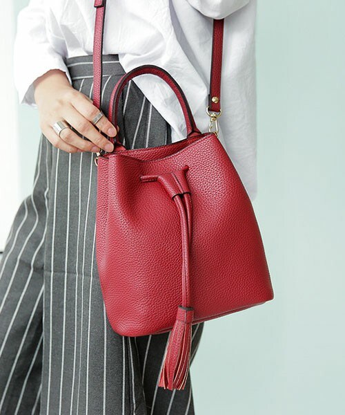 DHOLIC（ディーホリック）の「フェイクレザー2WAYタッセルポイントバック（ショルダーバッグ・レディース・ネイビー/ブラウン/ブラック/ブラックグレー/ベージュ/ワイン・FREE）」の6枚目の写真