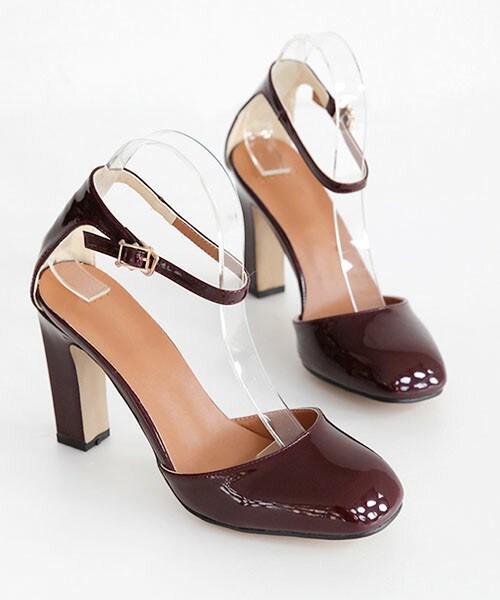 DHOLIC(ディーホリック)の「ラウンドトゥストラップヒールシューズ(パンプス・レディース・ライトグレー/ブラック/カーキブラウン/ライトブラウン/ワイン・225/230/235/240/245/250/255)」の5枚目の写真