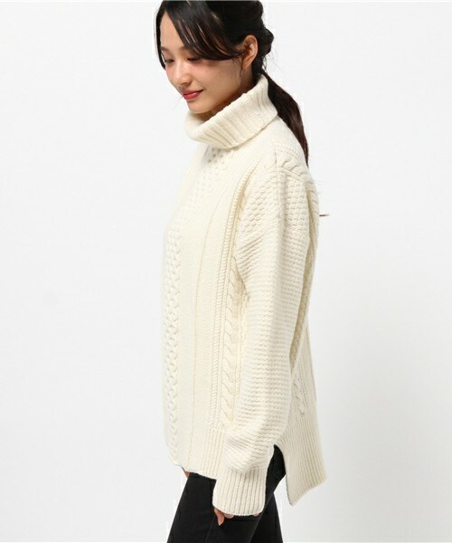 mame（マメ）の「mame ハイネックローゲージニット（ニット/セーター・レディース・ホワイト・1）」の2枚目の写真