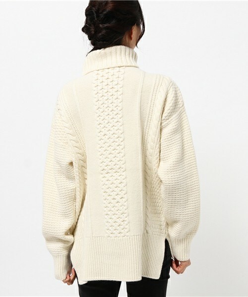 mame（マメ）の「mame ハイネックローゲージニット（ニット/セーター・レディース・ホワイト・1）」の3枚目の写真