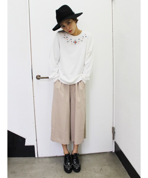 jouetie（ジュエティ）の「スタッズビジュープルオーバー（トップス・レディース・オフホワイト/ブラック/キャメル）」の7枚目の写真