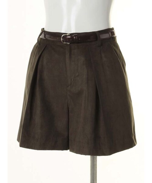 31 Sons de mode（トランテアン　ソン　ドゥ　モード）の「ベルト付スエードタックショートパンツ（パンツ・レディース・ベージュ/ブラック/カーキグリーン・36/38）」の6枚目の写真