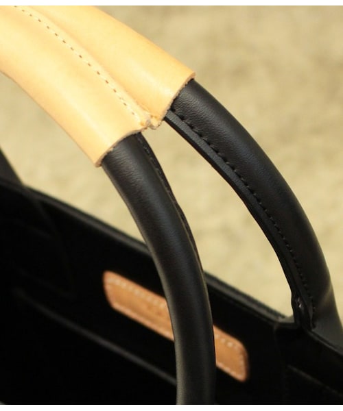 ADAM ET ROPE'（アダムエロペ）の「トートバッグ【SOLPRESA×ADAM ET ROPE'Wネーム】（バッグ・レディース・ブラック/キナリ・M）」の8枚目の写真