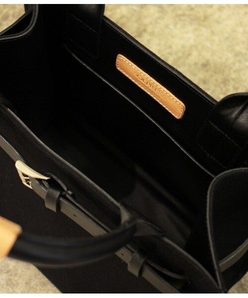 ADAM ET ROPE'（アダムエロペ）の「トートバッグ【SOLPRESA×ADAM ET ROPE'Wネーム】（バッグ・レディース・ブラック/キナリ・M）」の10枚目の写真