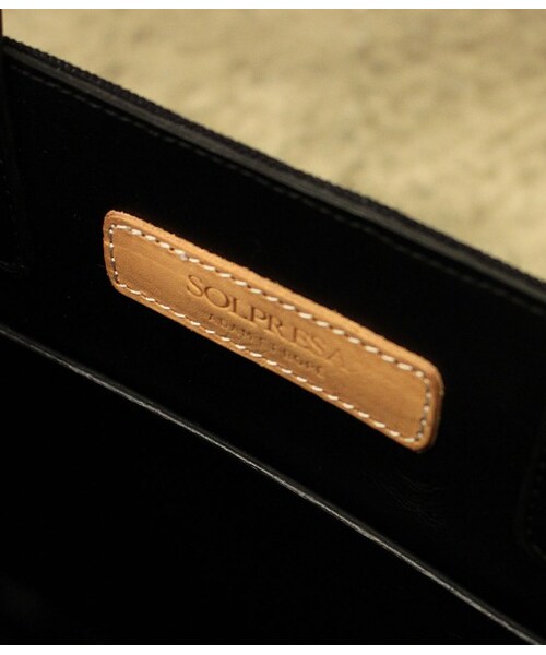 ADAM ET ROPE'（アダムエロペ）の「トートバッグ【SOLPRESA×ADAM ET ROPE'Wネーム】（バッグ・レディース・ブラック/キナリ・M）」の9枚目の写真