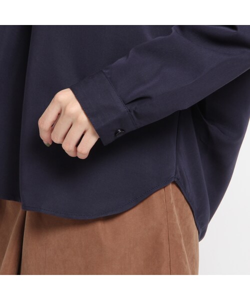 OZOC（オゾック）の「スキッパードルマンシャツ（トップス・レディース・ネイビー/ブラック/カーキ・M）」の8枚目の写真