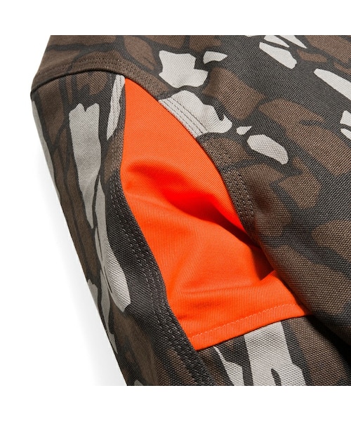 Carhartt（カーハート）の「Chore Coat XXV Camo Trebark / Carhartt Orange（）」 WEAR
