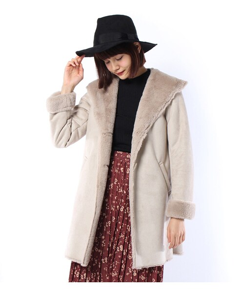 PAGEBOY(ページボーイ)の「【POINT×10】【PAGEBOY】フェイクムートン(ジャケット/アウター・レディース・グレーベージュ/キャメル)」の1枚目の写真