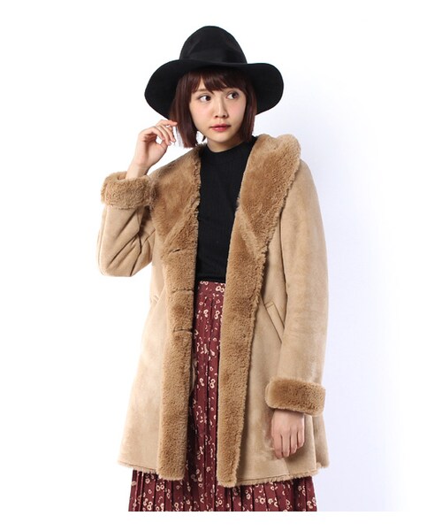 PAGEBOY(ページボーイ)の「【POINT×10】【PAGEBOY】フェイクムートン(ジャケット/アウター・レディース・グレーベージュ/キャメル)」の2枚目の写真