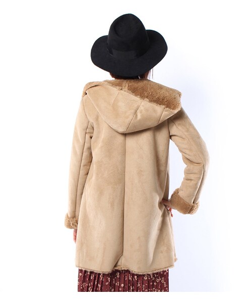 PAGEBOY(ページボーイ)の「【POINT×10】【PAGEBOY】フェイクムートン(ジャケット/アウター・レディース・グレーベージュ/キャメル)」の4枚目の写真