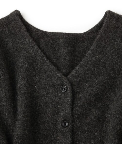 ADAM ET ROPE'（アダムエロペ）の「2WAY ヤクVネック カーディガン（トップス・レディース・チャコール・38）」の3枚目の写真