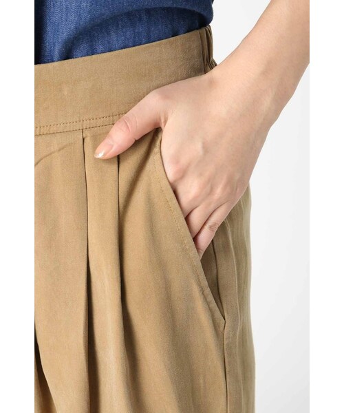 La TOTALITE（ラトータリテ）の「SHADES OF GRAY バックギャザーパンツ（パンツ・レディース・キャメル・フリー）」の7枚目の写真